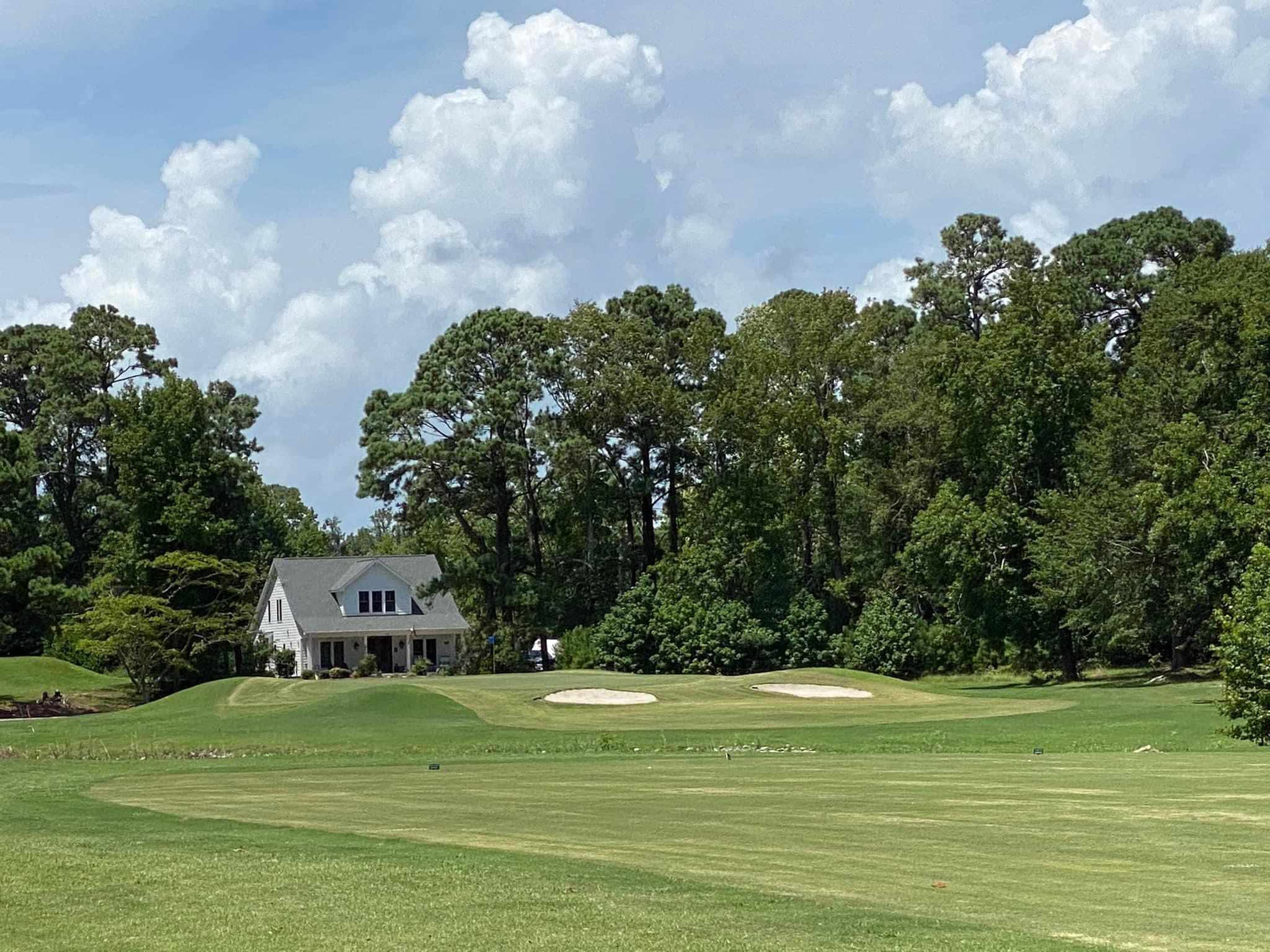 Picture of hole 8 Green. 